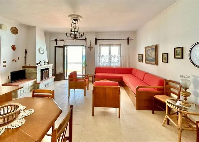 Irini Traditional House Афитос